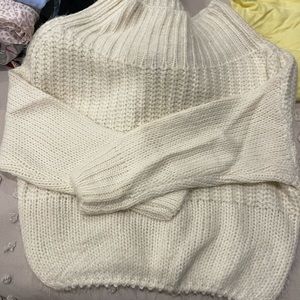 cute crop sweater!